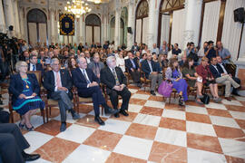 Asistentes al nombramiento de Eugenio Chicano como miembro de la Real Academia de Bellas Artes de San Telmo. Salón de los Espejos, Ayuntamiento de Málaga. Septiembre de 2016