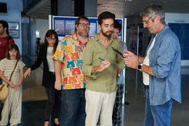 Momentos previos a la conferencia "Dialogando" con Clara Grima. Escuela de Ingenierías Industriales de la Universidad de Málaga. Mayo de 2024