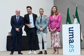 Distinción de Javier Castillo como Egresado de Honor. Acto de Honores y Distinciones de la Facultad de Marketing y Gestión. Campus de Teatinos. Junio de 2025