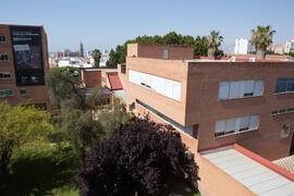 Cartel del 50 Aniversario de la Facultad de Económicas. Facultad de Ciencias Económicas y Empresa...