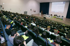 Beatriz Lacomba imparte la ponencia "Prueba para el acceso y admisión a la Universidad"...