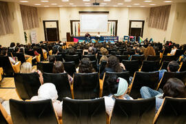 Turno de preguntas en el coloquio "Dialogando para desmontar mitos sobre nutrición". Fa...