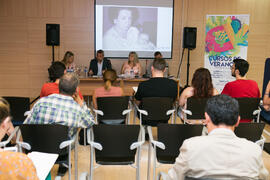 Mesa Redonda: “El cambio del modelo de consumo y de comunicación”. Curso "La televisión del ...