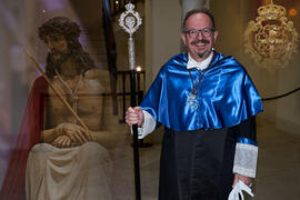 Retrato de Tomás Cordero previo a la Estación de Penitencia de la Hermandad de los Estudiantes. Málaga. Abril de 2022