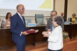 Reconocimiento a personal jubilado. Celebración del 50 Aniversario de la Facultad de Medicina de ...