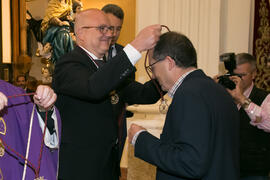 Entrega de medallas de la Cofradía de los Estudiantes. Misa de Lunes Santo. Iglesia de San Agustí...