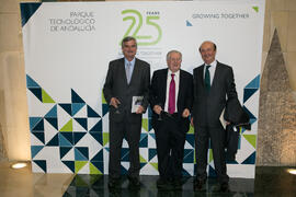 Momentos posteriores al acto del 25 Aniversario del Parque Tecnológico de Andalucía. Palacio de F...