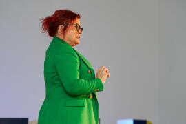 Conferencia "Dialogando" con Clara Grima. Escuela de Ingenierías Industriales de la Universidad de Málaga. Mayo de 2024