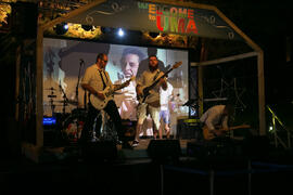 Actuación del grupo musical "Malpaso". Welcome to UMA. Bienvenida a los alumnos de intercambio internacional de la Universidad de Málaga. Jardín botánico. Octubre de 2017