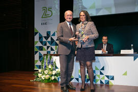 Entrega de galardón conmemorativo. Acto del 25 Aniversario del Parque Tecnológico de Andalucía. P...