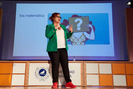 Conferencia "Dialogando" con Clara Grima. Escuela de Ingenierías Industriales de la Universidad de Málaga. Mayo de 2024