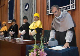 Toma de posesión de nuevos decanos, directores de centro y defensores de la Comunidad Universitaria. Paraninfo. Febrero de 2008