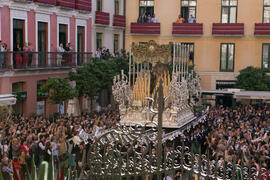 Trono de Ntra. Sra. de Gracia y Esperanza. Acto de la Hermandad de los Estudiantes en la Catedral...