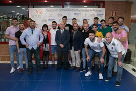 Foto de grupo. Inauguración de la exposición "Málaga en el Objetivo". Complejo Polidepo...