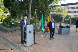 Miguel Porras y José Ángel Narváez. Homenaje al personal que cumple 25 años de servicio en la UMA...