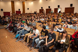 Público asistente a la conferencia de José María Gay de Liébana. Facultad de Ciencias Económicas y Empresariales. Diciembre 2014