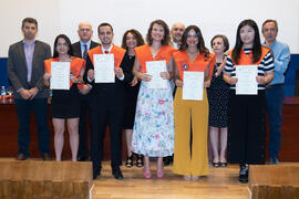 Grupo de alumnas y alumnos. Graduación de Másters de la Facultad de Ciencias Económicas y Empresa...