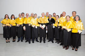 Retrato de grupo previo a la investidura como Doctor "Honoris Causa" de Edmund Neugebau...