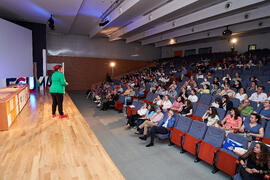 Conferencia "Dialogando" con Clara Grima. Escuela de Ingenierías Industriales de la Universidad de Málaga. Mayo de 2024