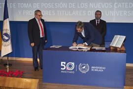Toma de posesión de Eduardo Martos Naya como catedrático del Área de Teoría de la Señal y Comunicaciones de la Universidad de Málaga. Paraninfo. Diciembre de 2022