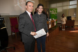 José Manuel Alba Torres en la entrega de premios a los alumnos ganadores de la VIII Olimpiada Local de Economía. Facultad de Ciencias Económicas y Empresariales. Febrero de 2016