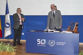 Toma de posesión de Fernando Nelson Almeida García como catedrático del Área de Análisis Geográfico Regional. Toma de posesión de nuevos catedráticos y profesores titulares de la Universidad de Málaga. Paraninfo. Noviembre de 2023