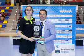 Entrega de trofeo. Ceremonia de clausura del Campeonato del Mundo Universitario de Balonmano. Ant...