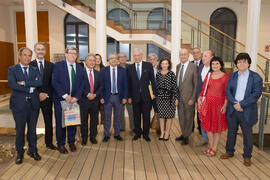 Foto de grupo tras la clausura del curso "La ciudad como arquetipo. Literatura, historia y a...