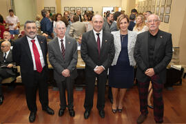 Foto de grupo previa al acto conmemoración del 50 Aniversario de la Facultad de Económicas. Facul...