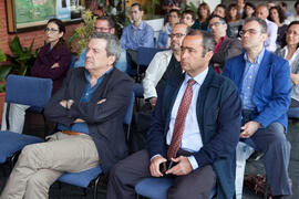 Javier Laserna y José Ramón de Andrés en la inauguración de la exposición 'Libros y luz para el t...