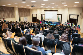 Turno de preguntas en el coloquio "Dialogando para desmontar mitos sobre nutrición". Facultad de Medicina. Marzo de 2017