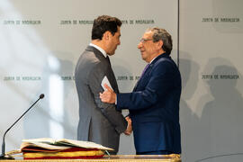 Juan Manuel Moreno Bonilla y José Ángel Narváez en su toma de posesión como Rector de la Universidad de Málaga. Palacio de San Telmo, Sevilla. Enero de 2020