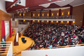 César Bona en su conferencia "Dialogando". Facultad de Derecho. Enero de 2017