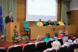 Investidura como Doctor "Honoris Causa" de Edmund Neugebauer por la Facultad de Medicin...