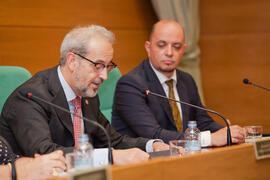 Intervención de Daniel Hernández en el homenaje a María Victoria Atencia. Edificio del Rectorado. Diciembre de 2014