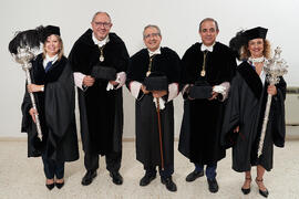 Retrato de grupo previo a la entrega de la Medalla de Oro de la Universidad de Málaga a la Universidad de Córdoba y a la Universidad de Sevilla. Paraninfo. Junio de 2023