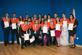 Foto de grupo tras la graduación de Másters de la Facultad de Ciencias Económicas y Empresariales...