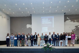 Foto de grupo. Entrega de honores y distinciones de la Facultad de Marketing y Gestión. Campus de Teatinos. Junio de 2025
