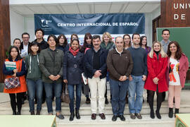 Foto de grupo tras la graduación de los alumnos del CIE de la Universidad de Málaga. Centro Inter...