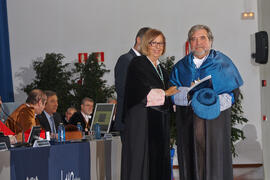 Entrega de la insignia al mérito en el trabajo. Acto Conmemorativo de los 40 años de la Universid...