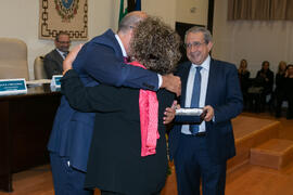 Entrega de galardón a María Victoria Hidalgo Sanjuán. Celebración de San Lucas. Facultad de Medicina. Noviembre de 2019