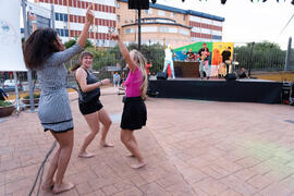 Actuación del grupo musical "Who Killed the DJ". Welcome to UMA. Bienvenida a los alumnos de intercambio internacional de la Universidad de Málaga. Jardín botánico. Octubre de 2019