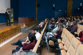 Presentación de la conferencia de Josef Ajram "¿Dónde está el límite?". Seminario "Emprende 21". Paraninfo. Noviembre de 2017