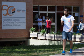 Ambiente en la facultad de Ciencias Económicas y Empresariales. Campus de El Ejido. Mayo de 2015