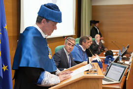 Investidura como Doctor "Honoris Causa" de Hans-Dieter Wienberg por la Facultad de Cien...