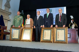 Entrega de la Medalla de Oro de la Provincia a la Facultad de Económicas en Antequera. Colegiata ...