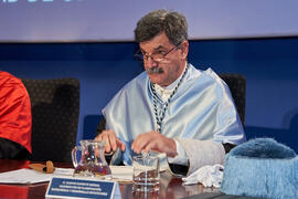 Gaspar Garrote. Entrega de la Medalla de Oro de la Universidad de Málaga a la Universidad de Córdoba y a la Universidad de Sevilla. Paraninfo. Junio de 2023
