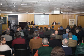 Javier Ramírez impartiendo una conferencia en la presentación de "Málaga en el punto de mira...