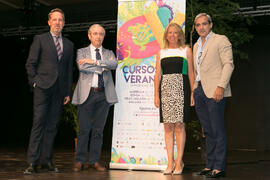 Foto de grupo. Inauguración de los Cursos de Verano de la Universidad de Málaga. Marbella. Julio ...