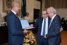 Entrega de Distinción de Honor a José Manuel García Campos. Celebración de San Lucas. Facultad de Medicina. Noviembre de 2019
